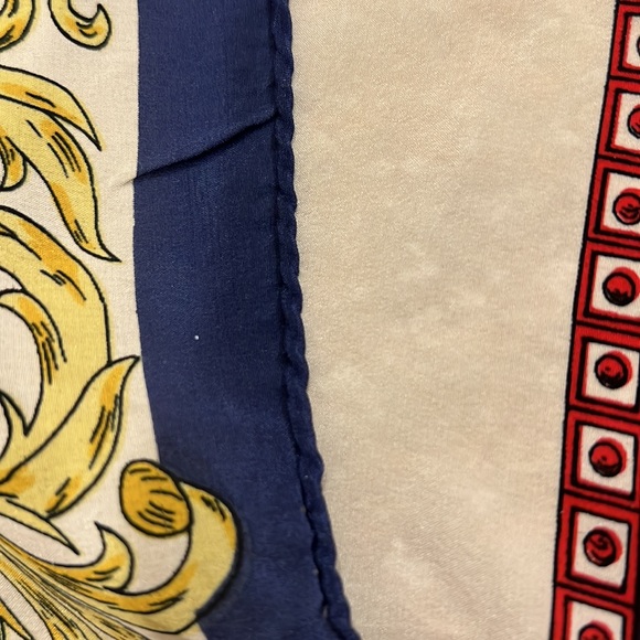 Parisian Silk scarf - Picture 4 of 7